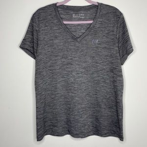 🔹 Under Armour gray v neck t shirt XL heat heat
